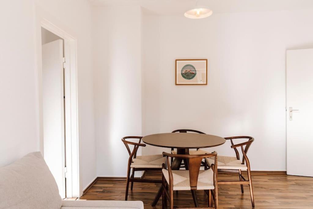 Komplett Neu: 2-Zi Zentral Im Altbau. 24H-Checkin Kiel Extérieur photo