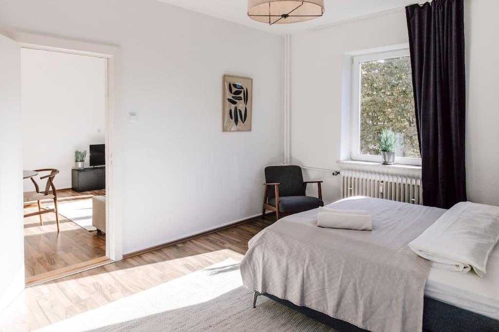 Komplett Neu: 2-Zi Zentral Im Altbau. 24H-Checkin Kiel Extérieur photo