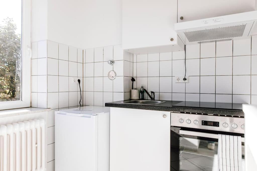 Komplett Neu: 2-Zi Zentral Im Altbau. 24H-Checkin Kiel Extérieur photo