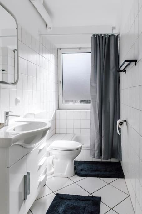Komplett Neu: 2-Zi Zentral Im Altbau. 24H-Checkin Kiel Extérieur photo